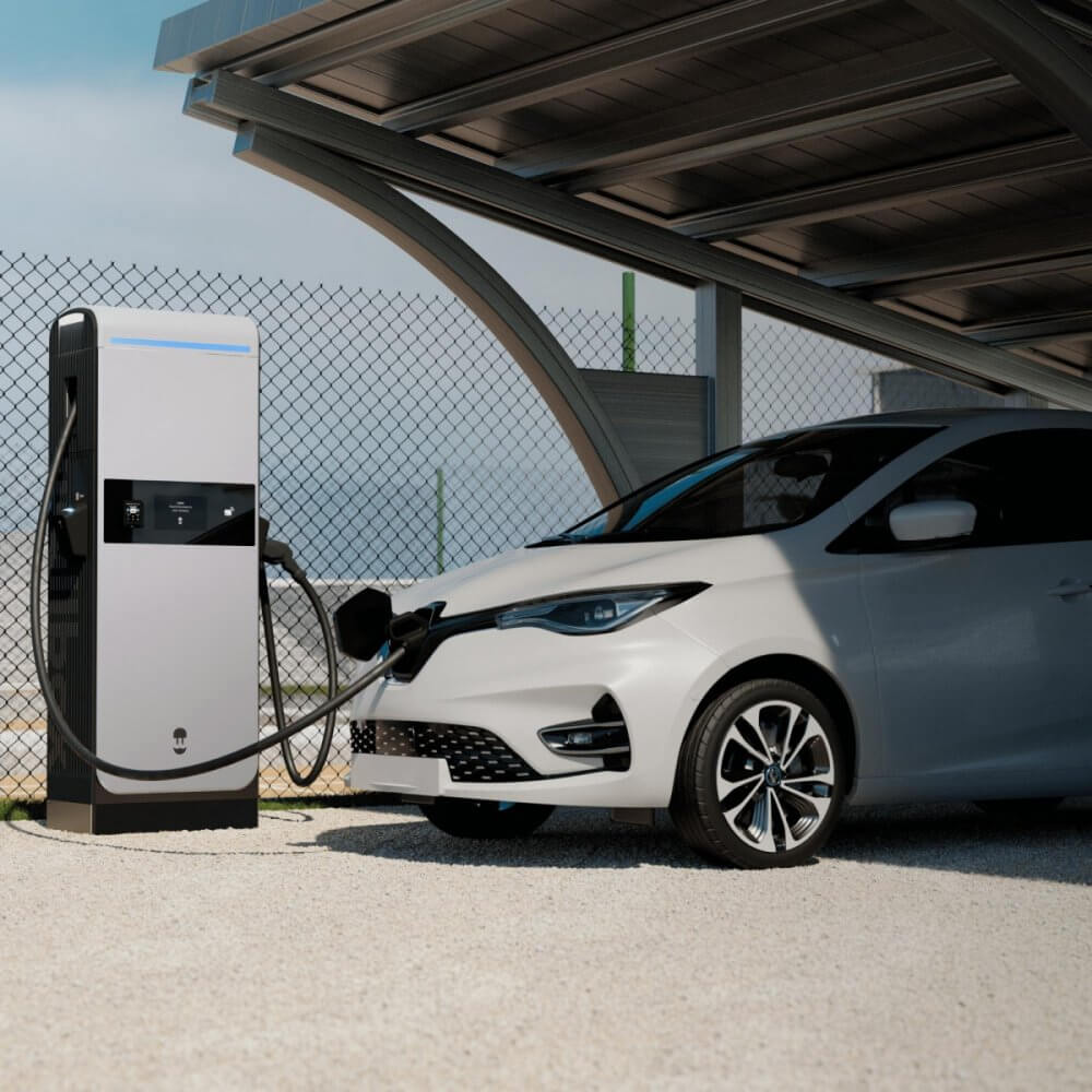 Renault ZOE un ātrā uzlādes stacija Wallbox Supernova