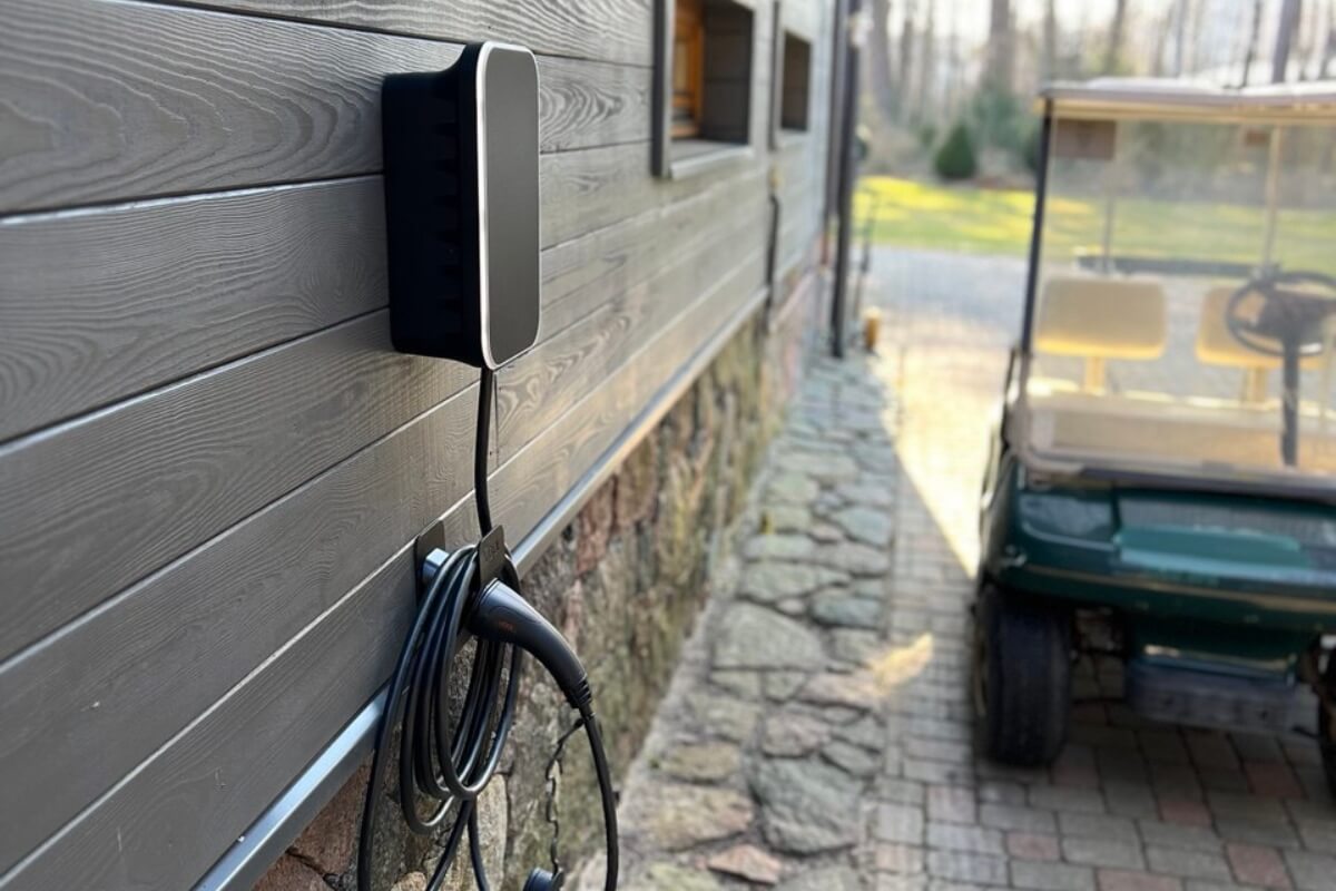 Elektroauto uzlādes stacijas uzstādīšana mājās
